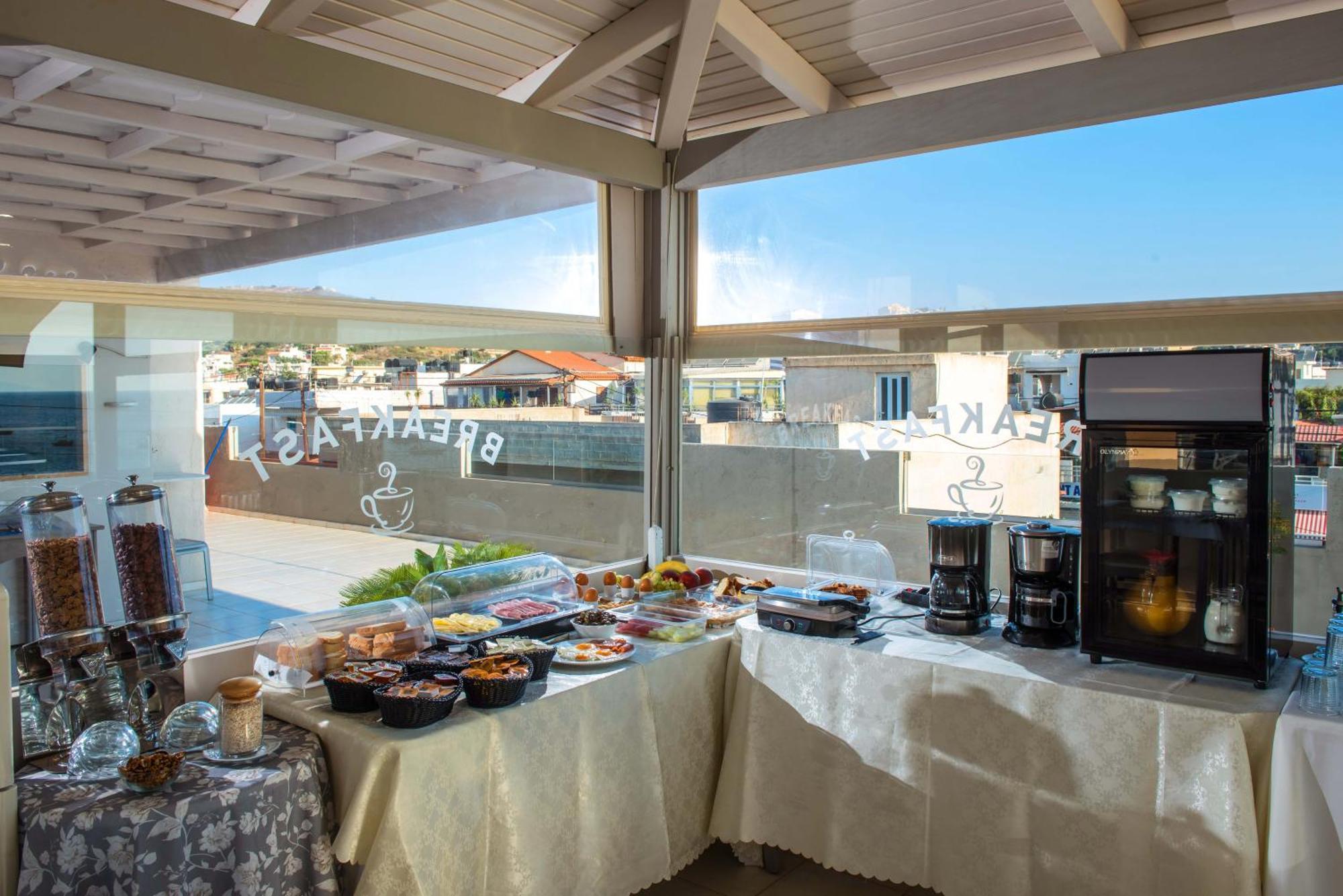 מלון Thania Seaside Smotel - Adults Only